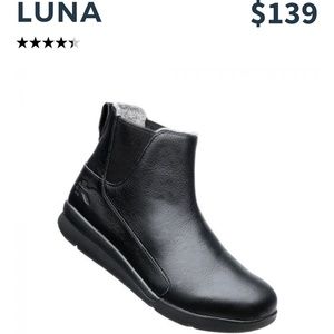 KURU Luna boots! In excellent shape.